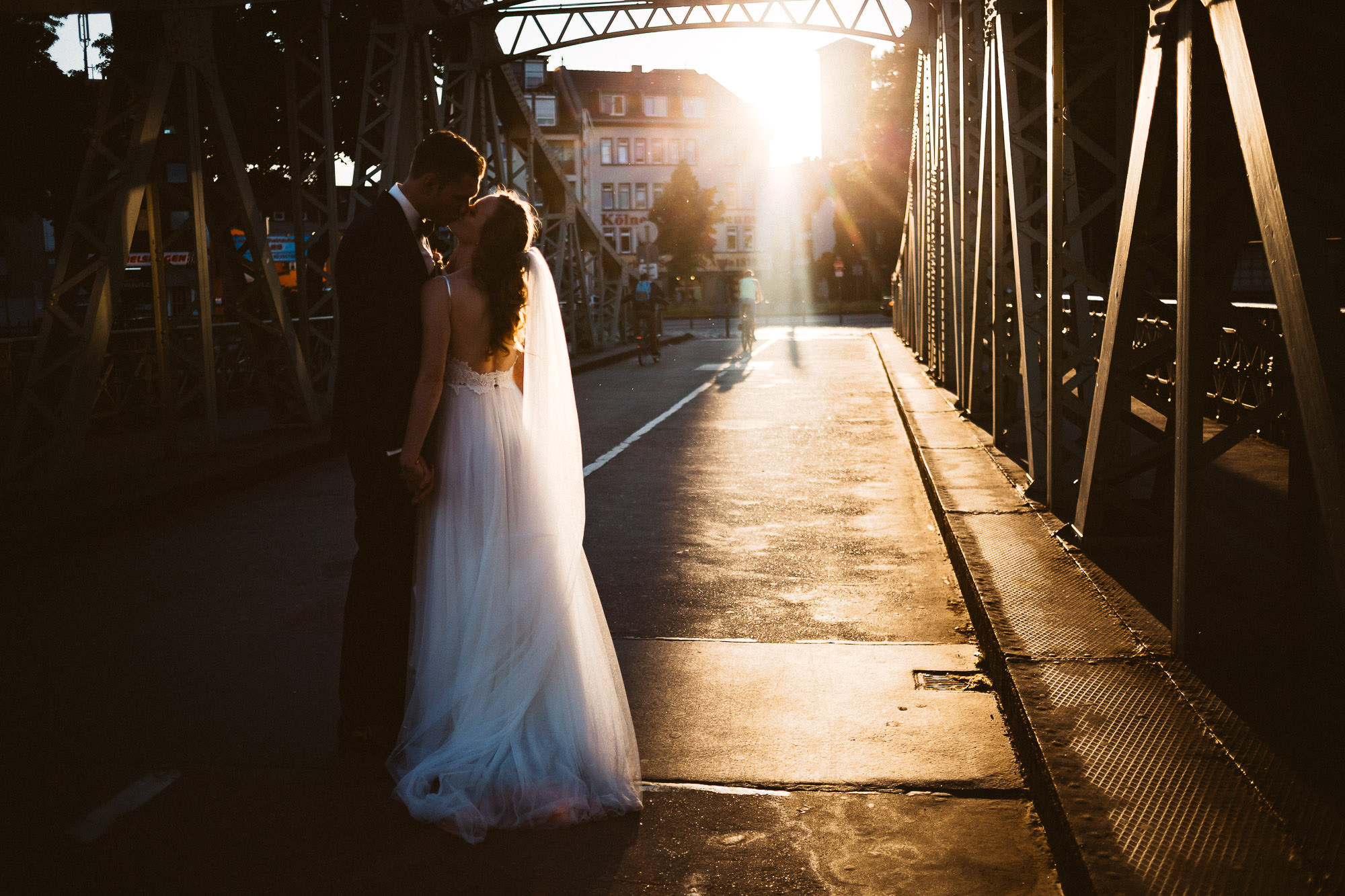 Als Hochzeitsfotograf Köln haben wir tolle Hochzeitsbilder im Rheinauhafen gemacht.