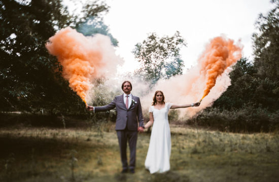 Beachwedding Ruhrgebiet. Rauchbomben bei einer Hochzeit