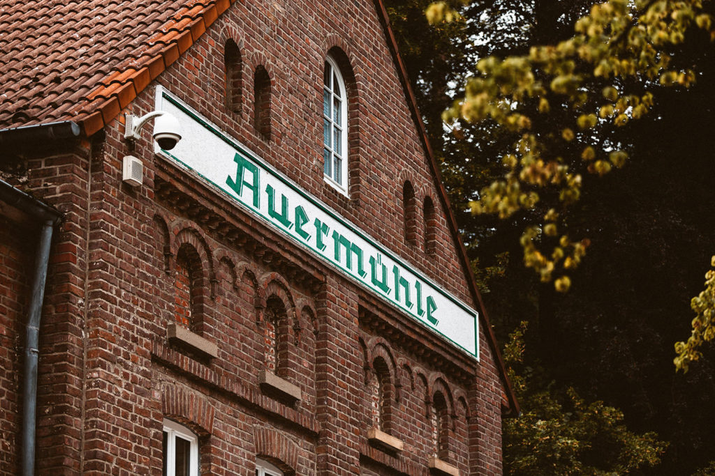 Als Hochzeitsfotograf Düsseldorf waren wir in der Location Auermühle.
